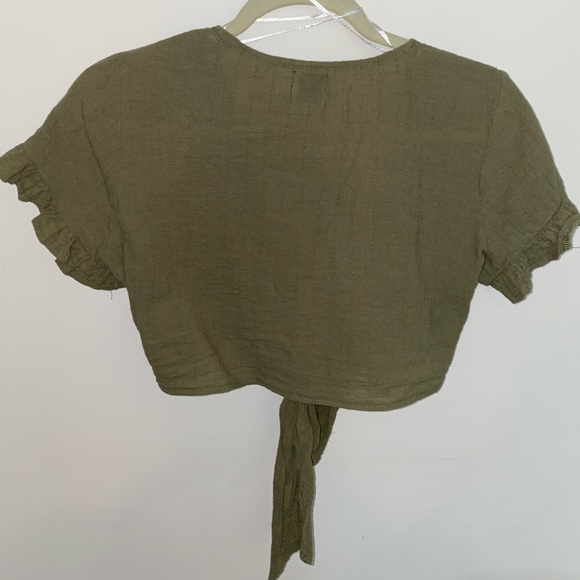 Princess Polly Front Tie Crop Top Blouse - Picture 2 of 3